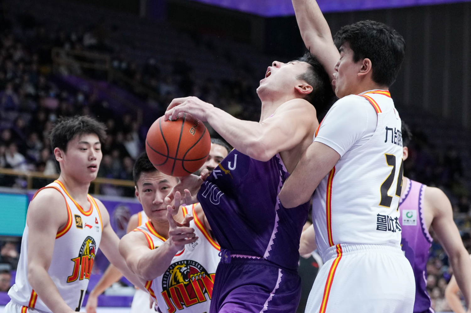 下终南山过斛斯山人宿置酒