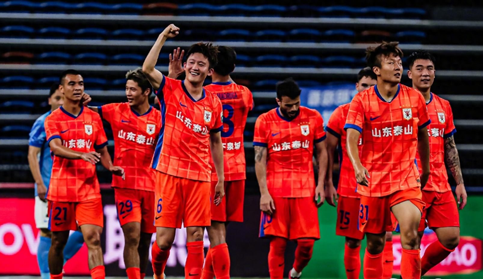 下终南山过斛斯山人宿置酒