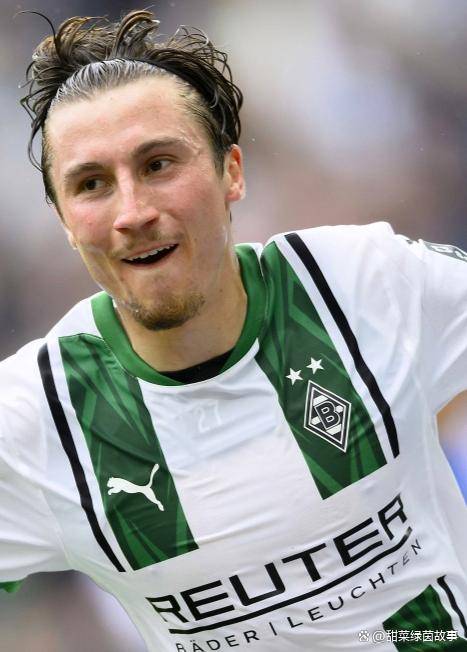 今夜体能课后，门兴格拉德巴赫遗憾出局备战德国杯，压力陡增，年轻球员得到机会的简单介绍